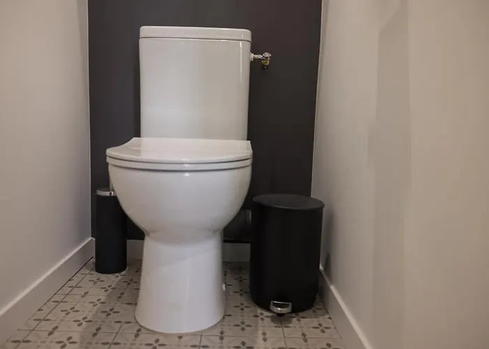 Moissan Monteynard Проживання в сім'ї