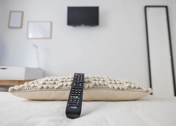 Moissan Monteynard Проживання в сім'ї